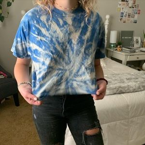 cropped blue & white tie dye shirt!!